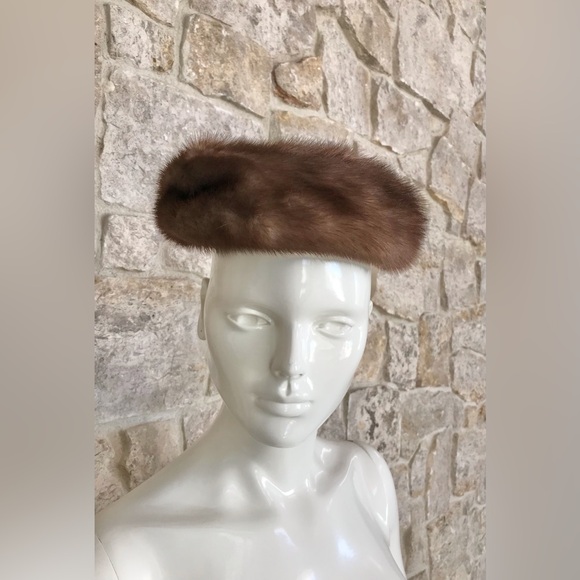 Incredible Vintage 1950s 1960s Mink Fur Hat by Amrose NY with Foot and Ribbon - Picture 2 of 15